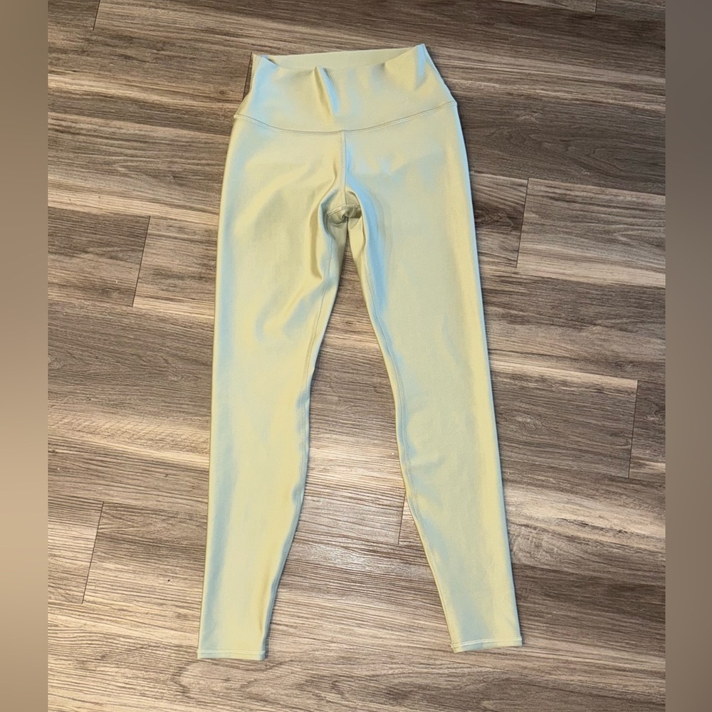 NWOT ALO Yoga Airlift Light Green Leggings